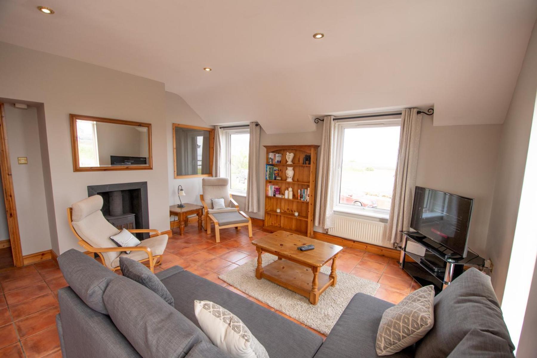 3 Fishery Cottages - 2 Bedroom House Close To Town 班多伦 外观 照片