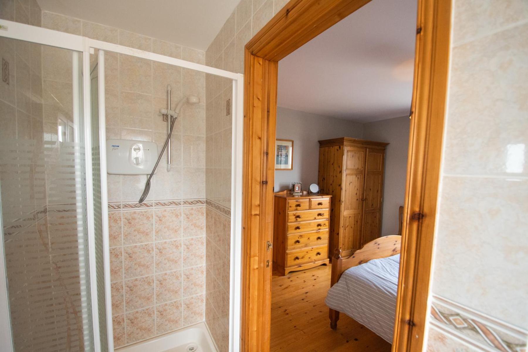 3 Fishery Cottages - 2 Bedroom House Close To Town 班多伦 外观 照片