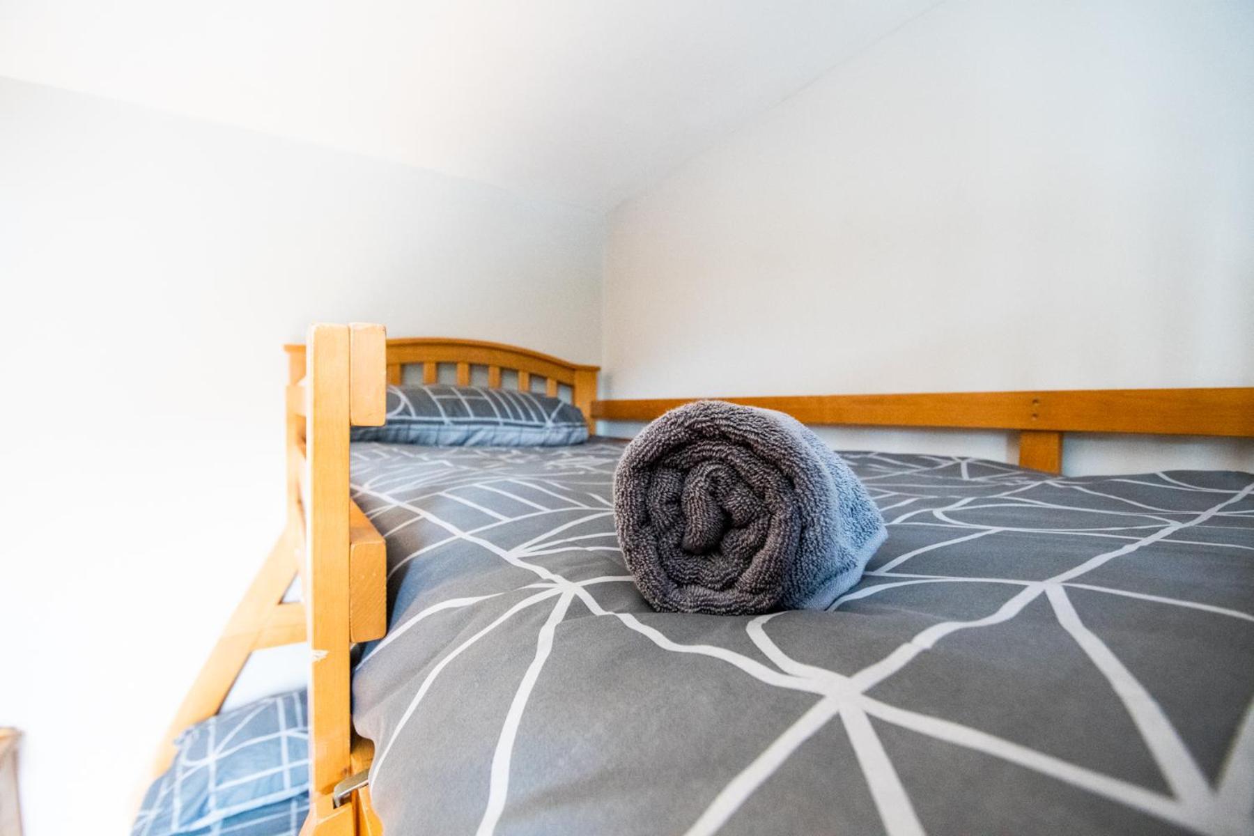 3 Fishery Cottages - 2 Bedroom House Close To Town 班多伦 外观 照片
